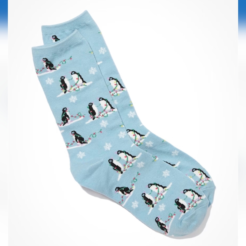 AE Festive Penguin Crew Socks For Women! NWT!